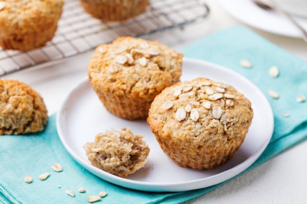 Muffin con muesli e gocce di cioccolato per i bambini