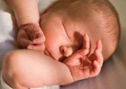 Fontanelle nei neonati: quando si chiudono?