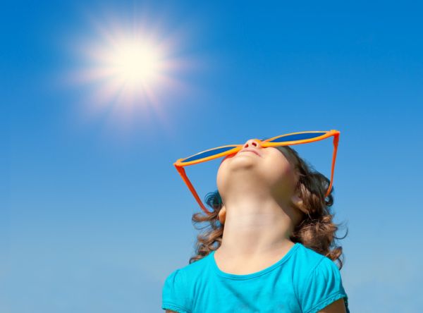 Esposizione dei bambini al sole, quali sono i rischi?