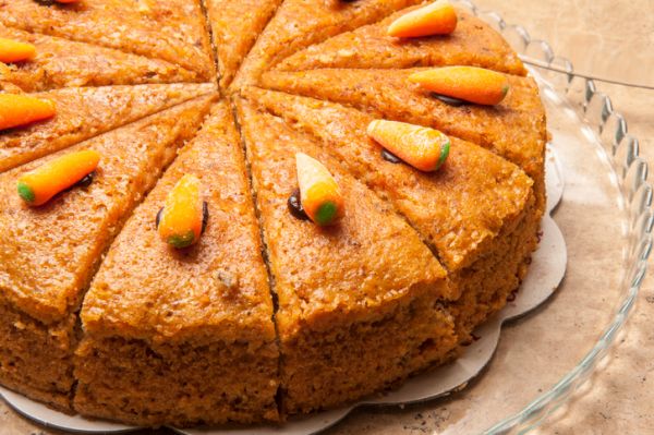 Torta mele e carote per la colazione dei bambini