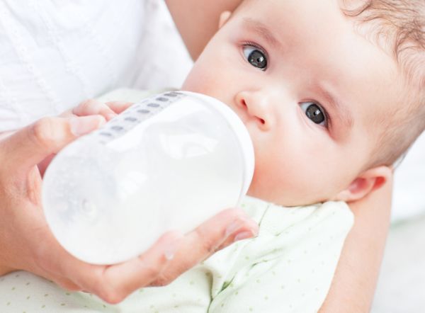 No al latte vaccino nei primi 12 mesi: le linee di indirizzo del Ministero della salute