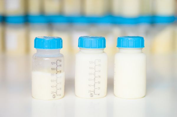 Raccolta a domicilio di latte materno per bimbi prematuri: parte il progetto Human Milk Link