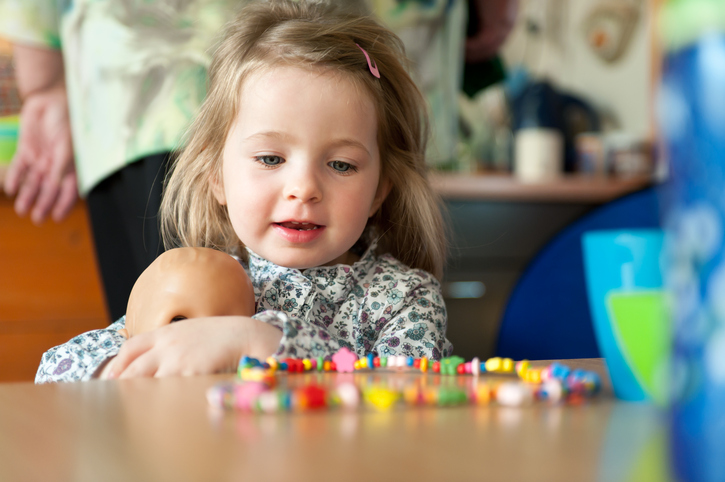 I bambini imparano le nuove parole come i robot