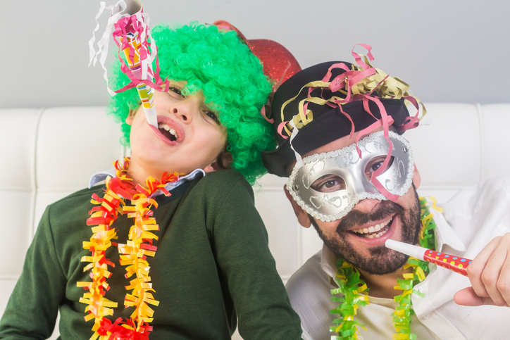 papà e bambino carnevale