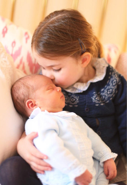 Royal Baby, le prime foto del principe Louis