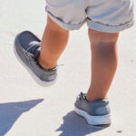 Scarpe per bambini, ecco come scegliere quelle giuste nei primi anni di vita scarpe bambini